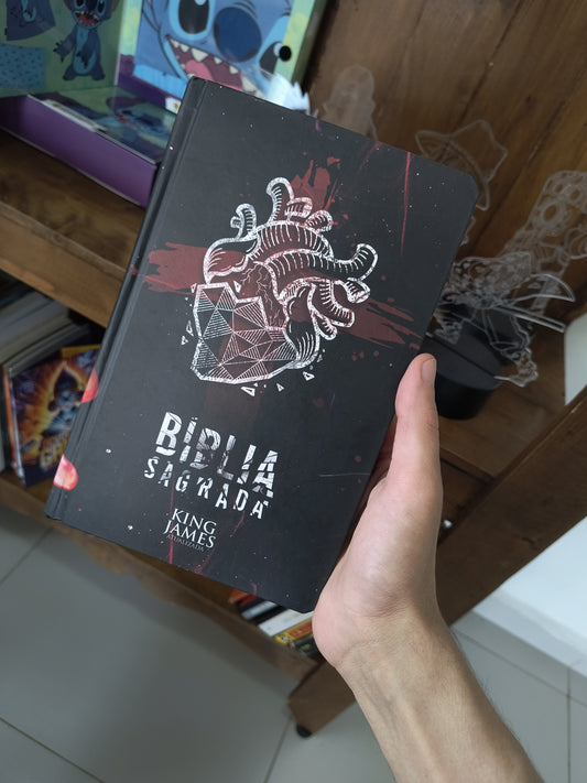 Bíblia sagrada: Coração de pedra