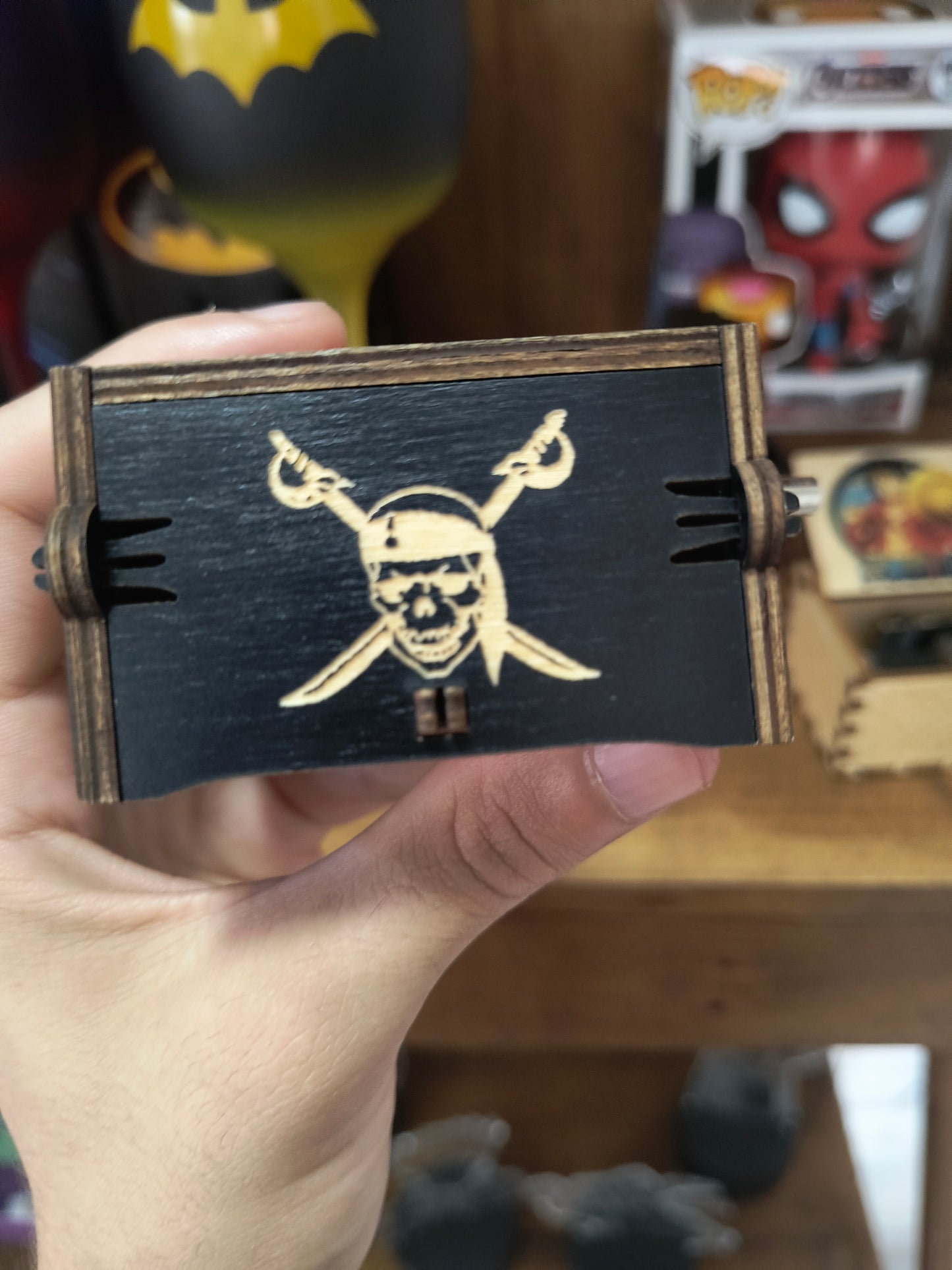 Caixinha de música (manivela): Piratas do Caribe