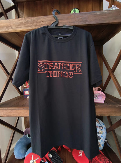 Camiseta Stranger Things – Logo Clássica