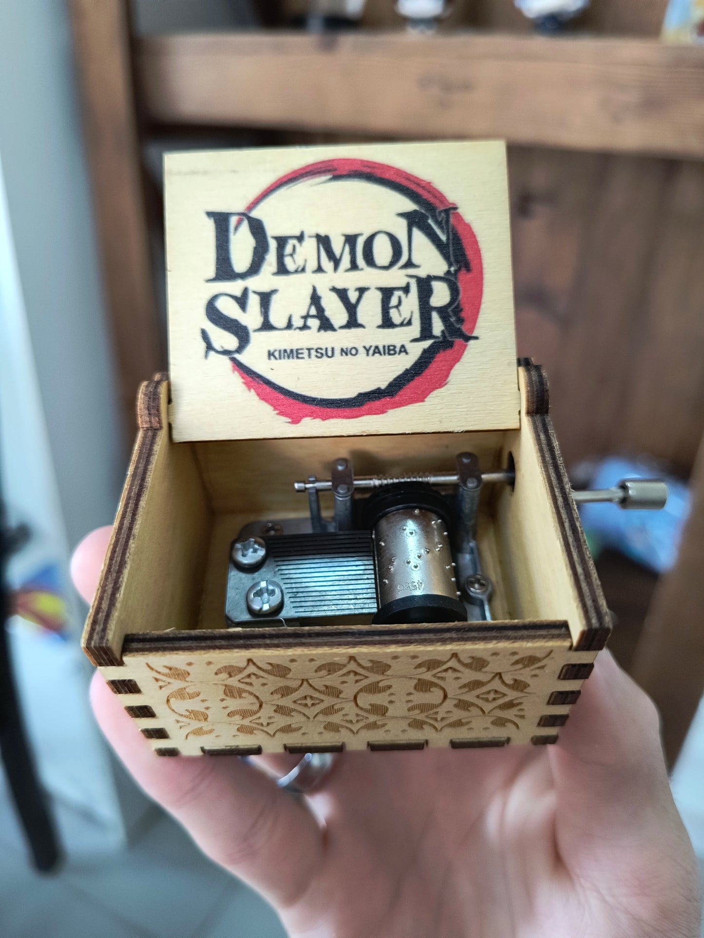 Caixa de Música a Manivela – Demon Slayer (Kimetsu no Yaiba)