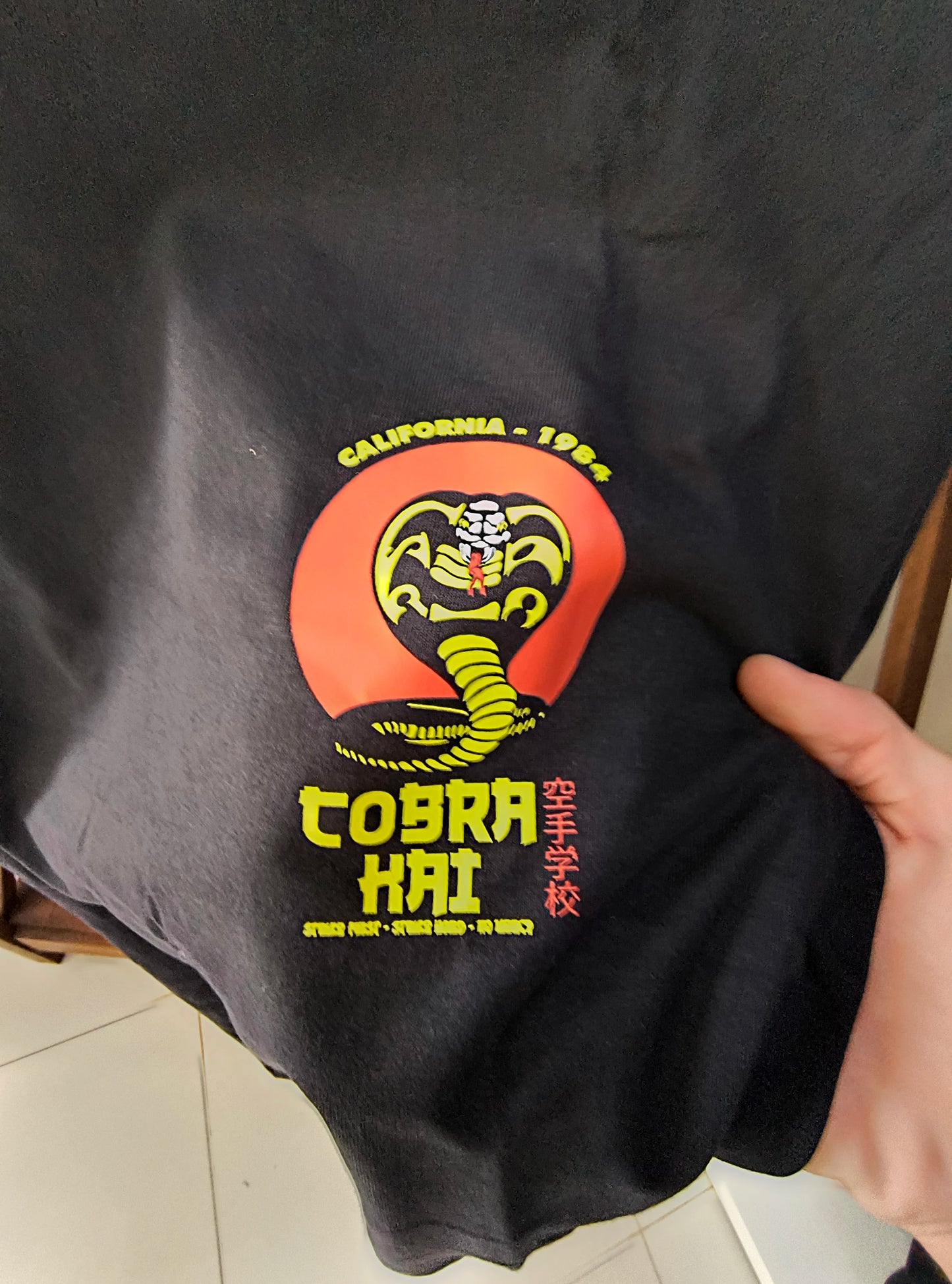 Camiseta Cobra Kai – Dojô Estampa Frente e Costas