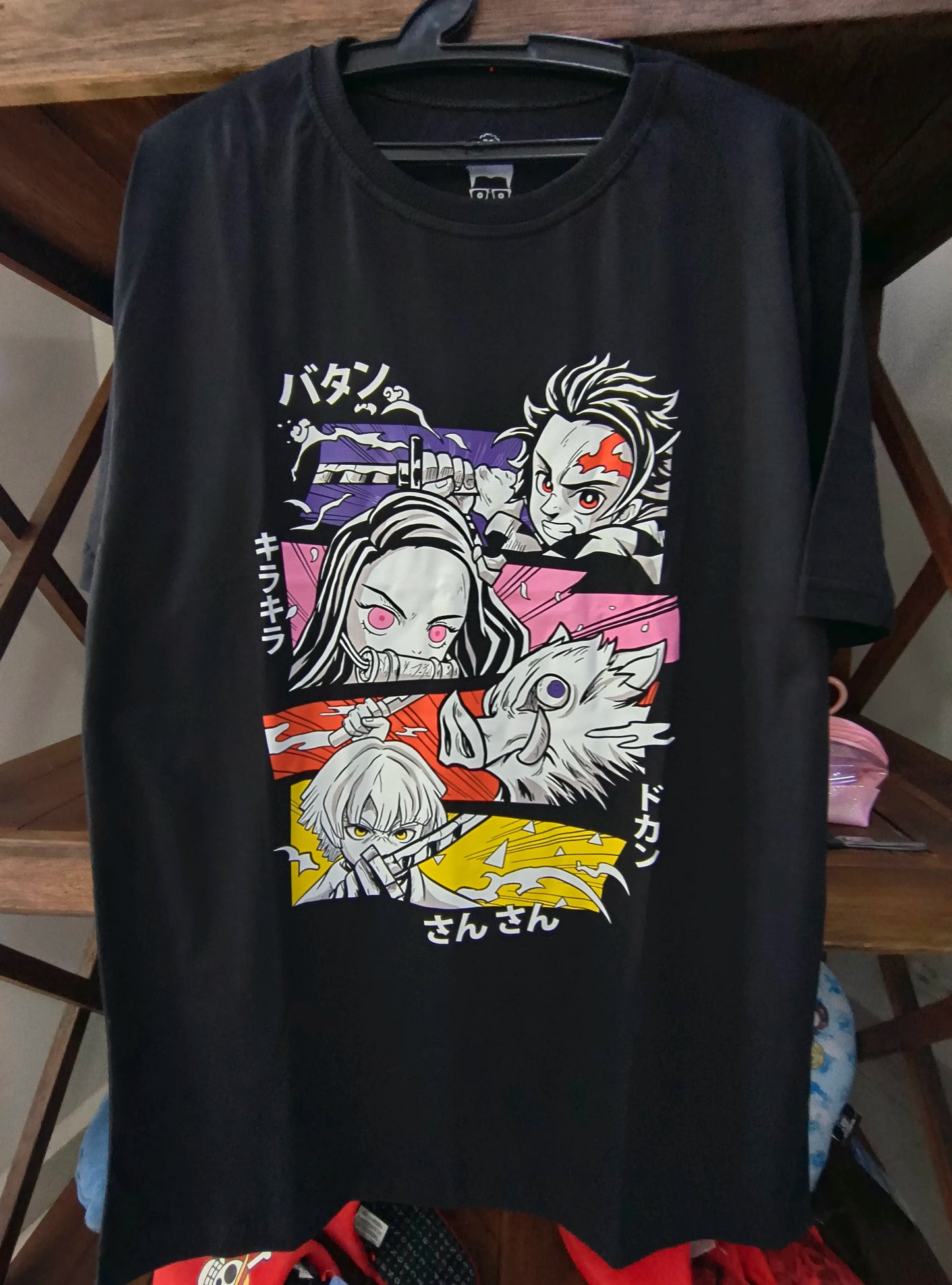 Camiseta Demon Slayer – Tanjiro, Nezuko, Zenitsu e Inosuke (Kimetsu no Yaiba)