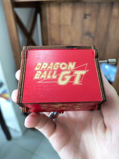 Caixa de Música Dragon Ball GT – Manivela em Madeira Entalhada Premium