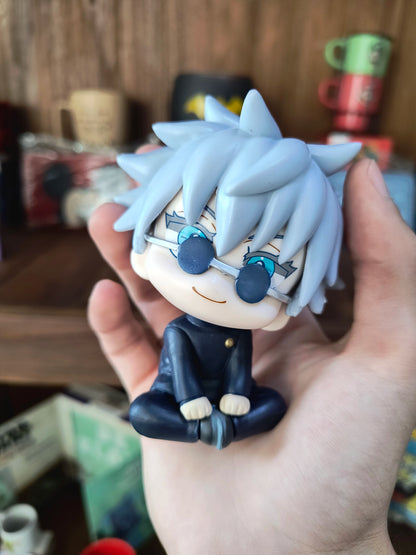 Action Figure Chibi Jujutsu Kaisen – Satoru Gojo Adolescente