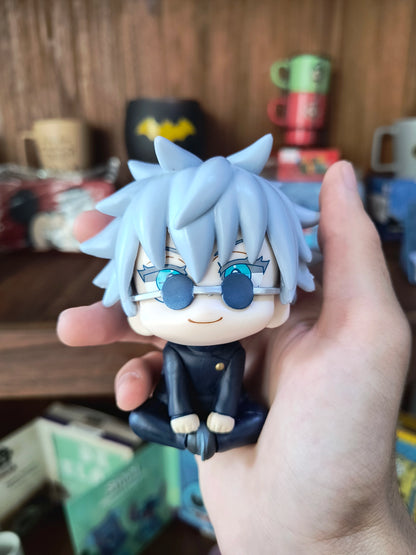 Action Figure Chibi Jujutsu Kaisen – Satoru Gojo Adolescente
