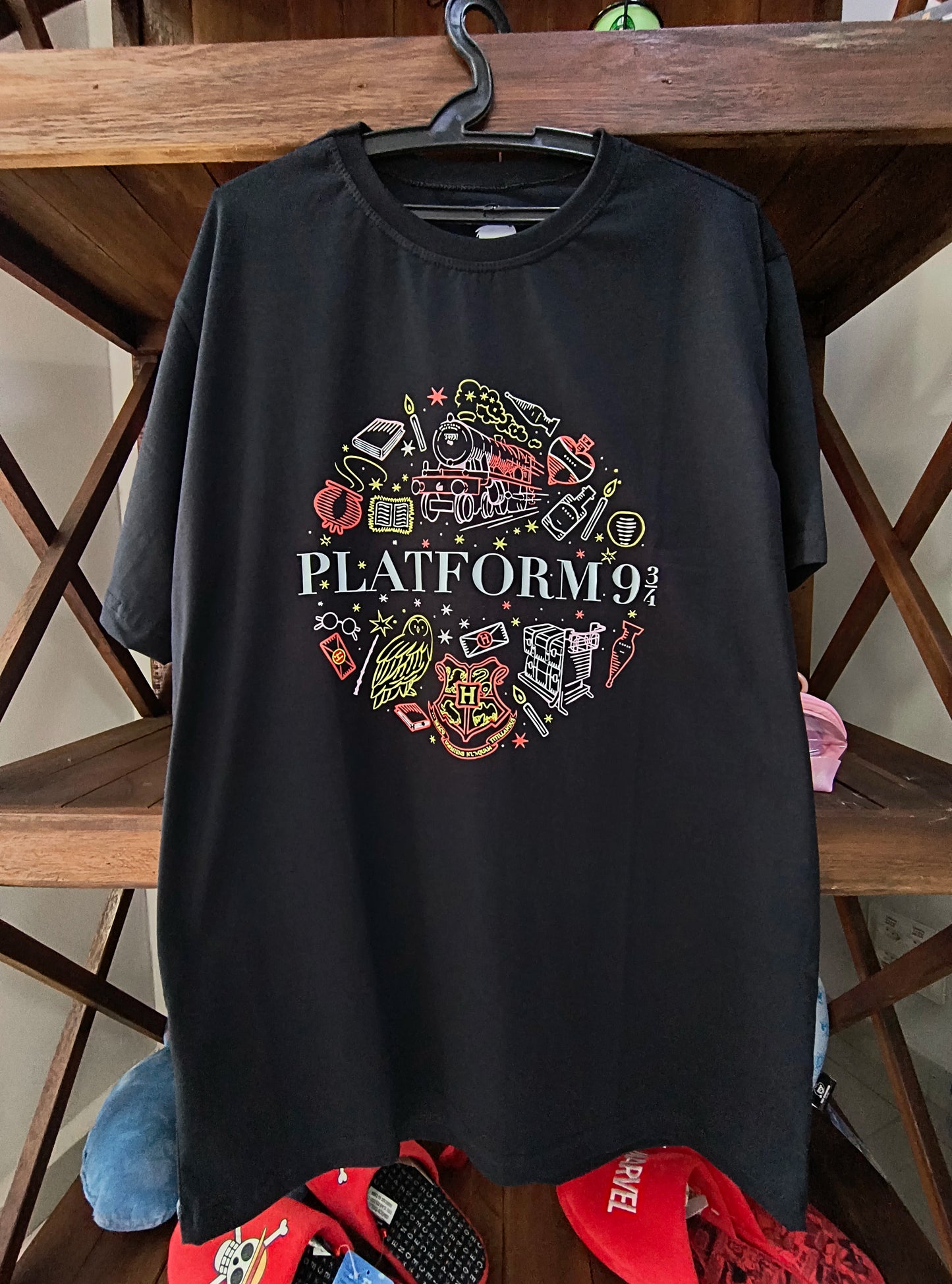 Camiseta Harry Potter – Plataforma 9¾ com Símbolos