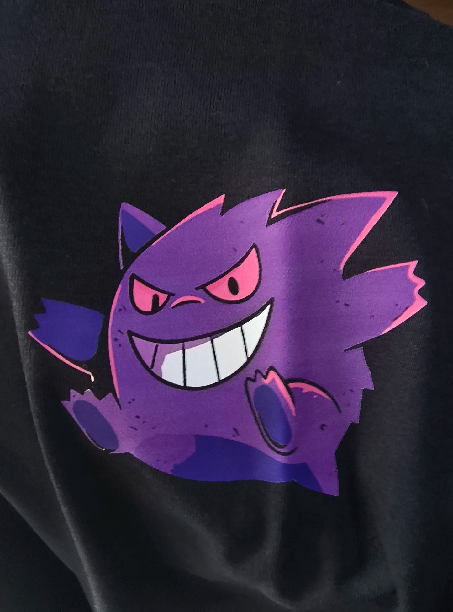 Camiseta Pokémon – Gengar Fantasma Gamer (Frente e Costas)